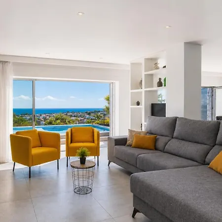 Villa Tahiti - Com Vista Mar, Piscina Infinita E Jacuzzi Em *